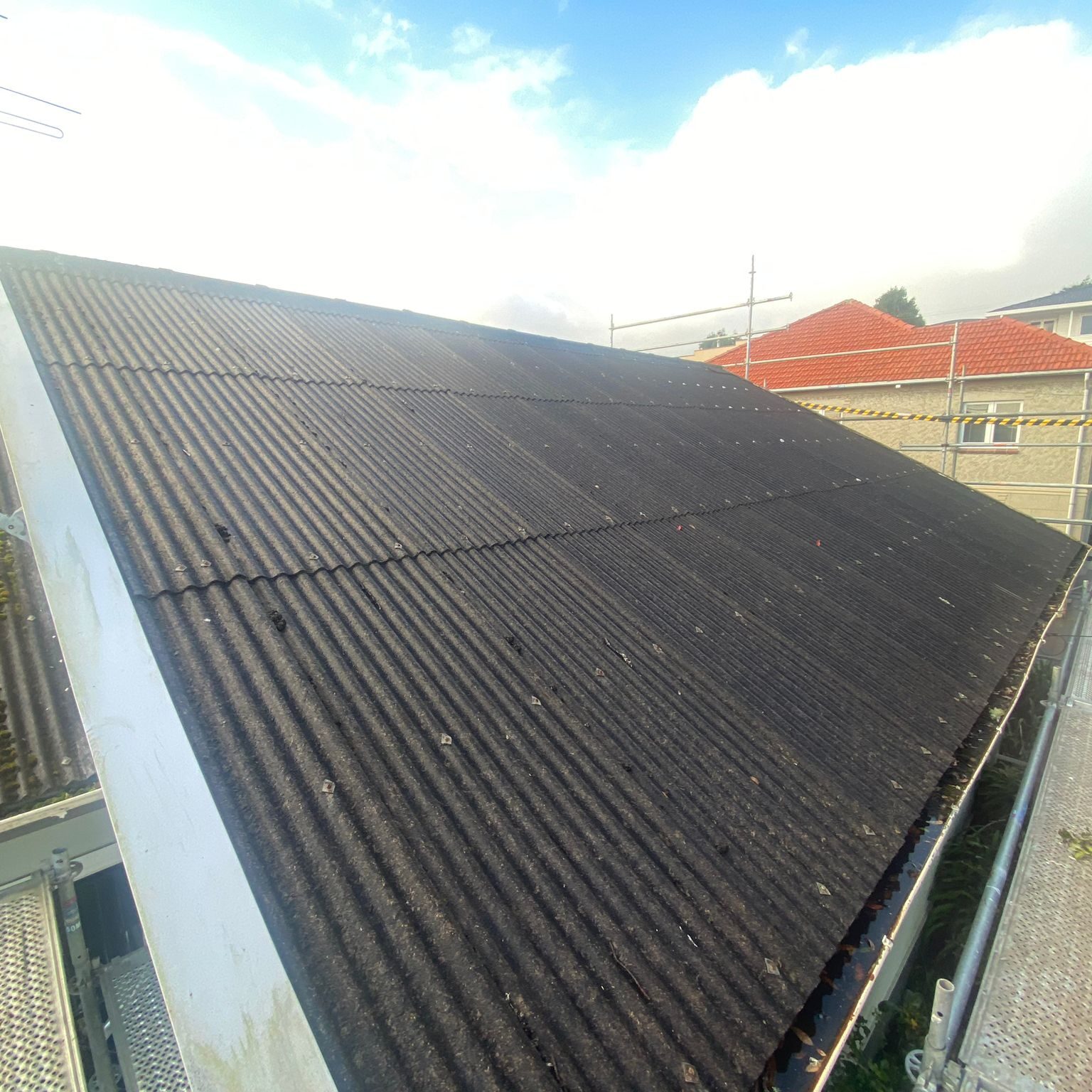 An asbestos roof that needs to be removed in Auckland